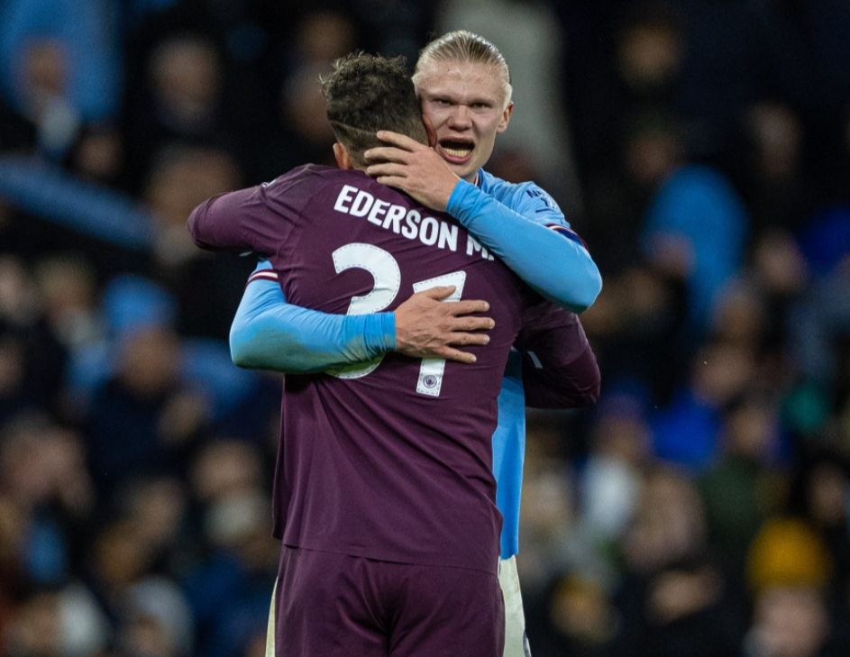 地上足球：梅西带队迈阿密夺冠，球王伟大无需多盐？（梅西率迈阿密夺冠：球王伟业，毋须多言）