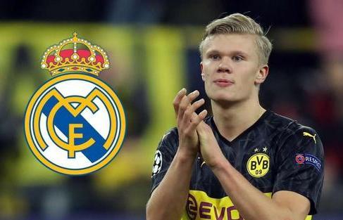 气坏了！沈梓捷补防被吹犯规抱怨绕场 犯满离场