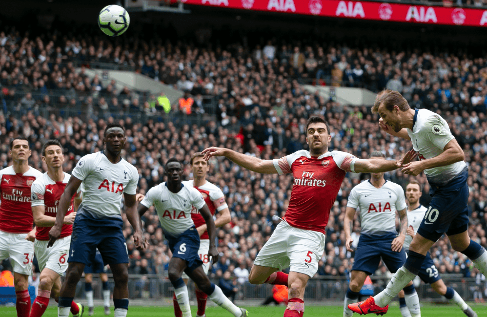 38岁梅西创造历史！50岁贝克汉姆赢麻了：0元签下球王，3年夺3冠