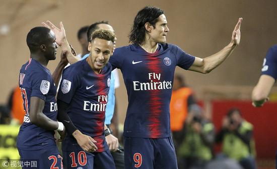 曼联狂丢21球暴露防守隐患，明夏抢免费英超铁卫！阿莫林欲签嫡系