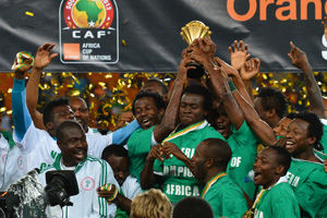 《在场外》视频栏目｜对话辽宁铁人：家乡、平常心和关于中超的明天