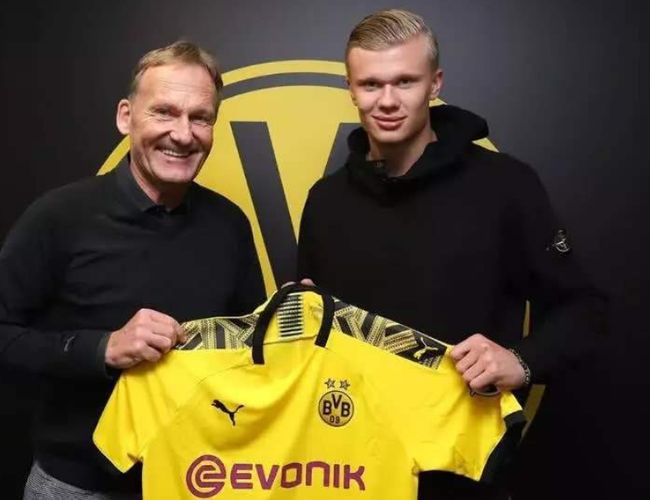 2-0！五大联赛最猛队诞生：三线连续18场不败，同时领跑英超+欧冠（2-0再胜！三线18场不败，英超与欧冠双线领跑，五大联赛最强队坐实）