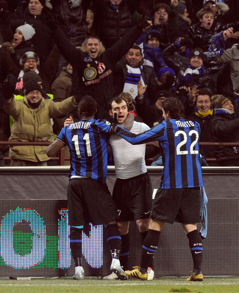 上轮下蛋导致丢球！官方：大阪钢巴门将一森纯拇指骨折