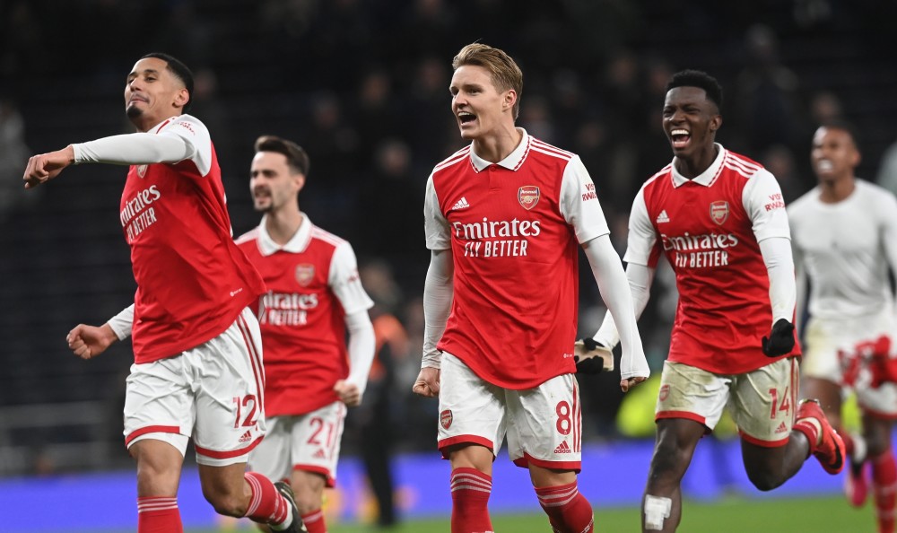 欧洲金靴实时榜单：莱万领跑 萨拉赫位列次席（欧洲金靴最新排名：莱万居首，萨拉赫居次）