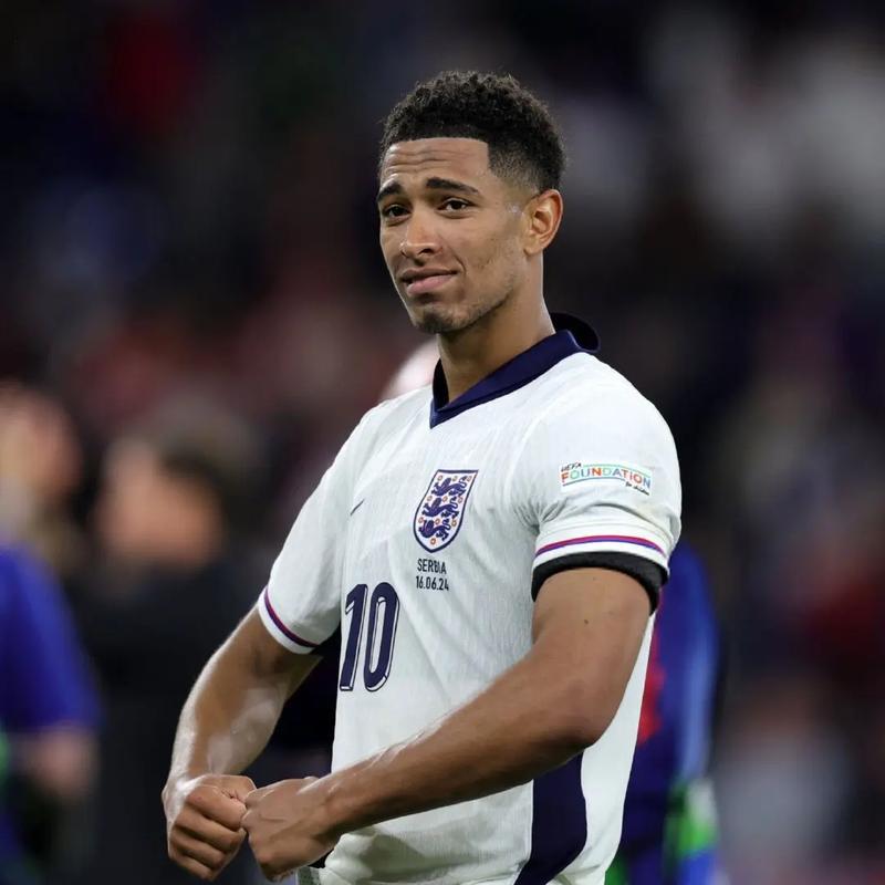 埃尔切主帅：有点同情阿隆索，对执教首年的他太苛刻这不公平（埃尔切主帅力挺阿隆索：执教首年遭过度苛责，实属不公）