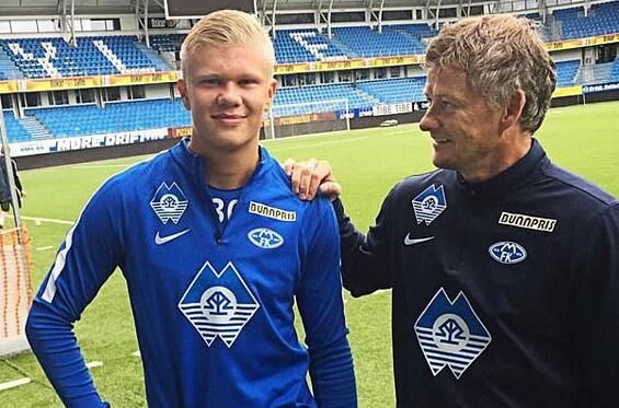 记者：职业联赛颁奖礼时隔6年恢复，拟于12月12日在上海举行