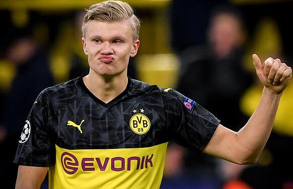 前裁判：查洛巴那下是否判点，完全取决于裁判主观判断（前裁判：查洛巴那球判不判点，全看裁判主观裁量）