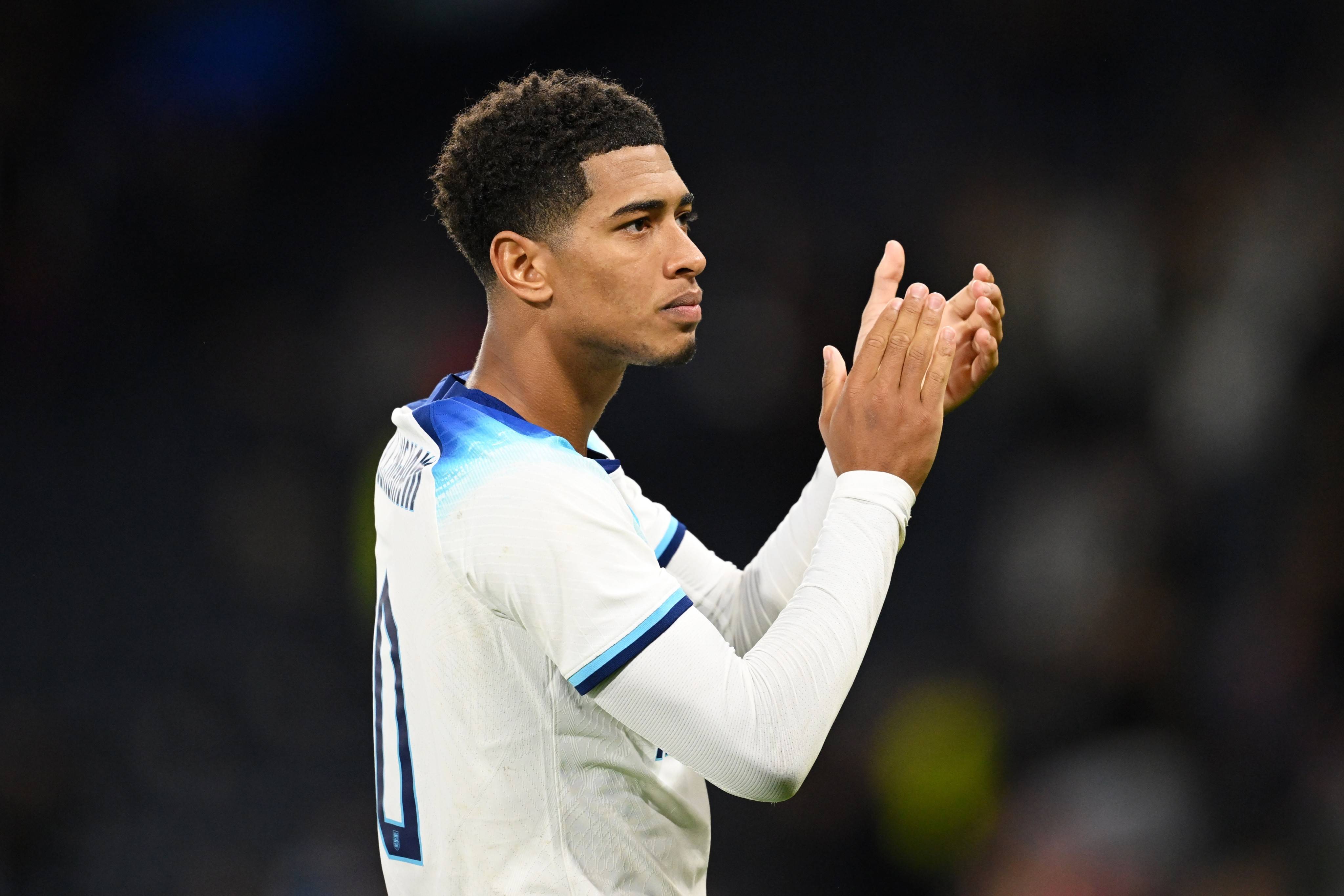 凌晨4点：欧冠19亿欧元对决，利物浦19人战国米，萨拉赫被弃！