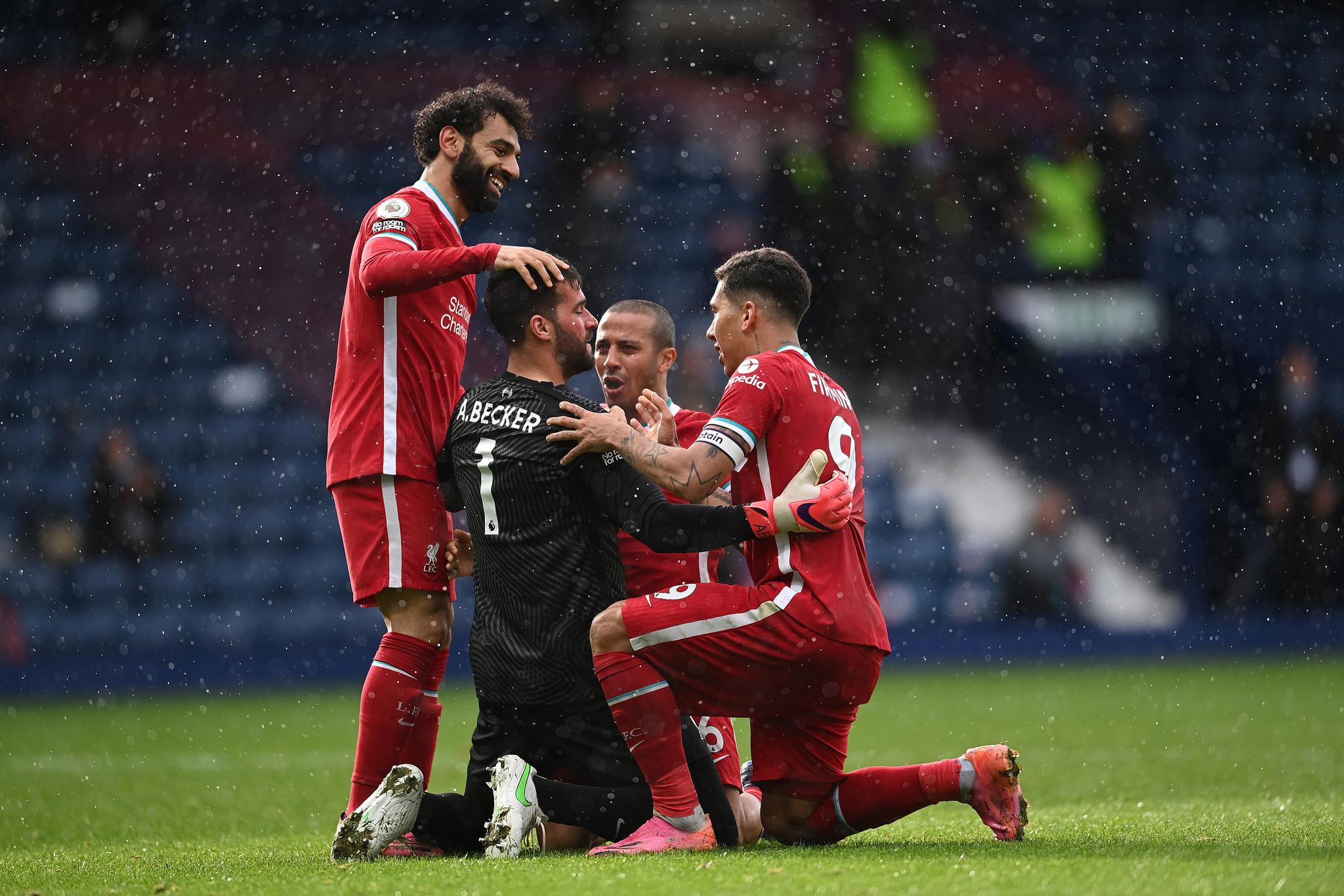 拜仁莱万多夫斯基连续两场梅开二度