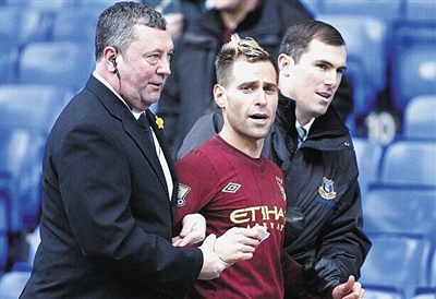 火箭全场狂抢62个篮板，比国王足足多了30个