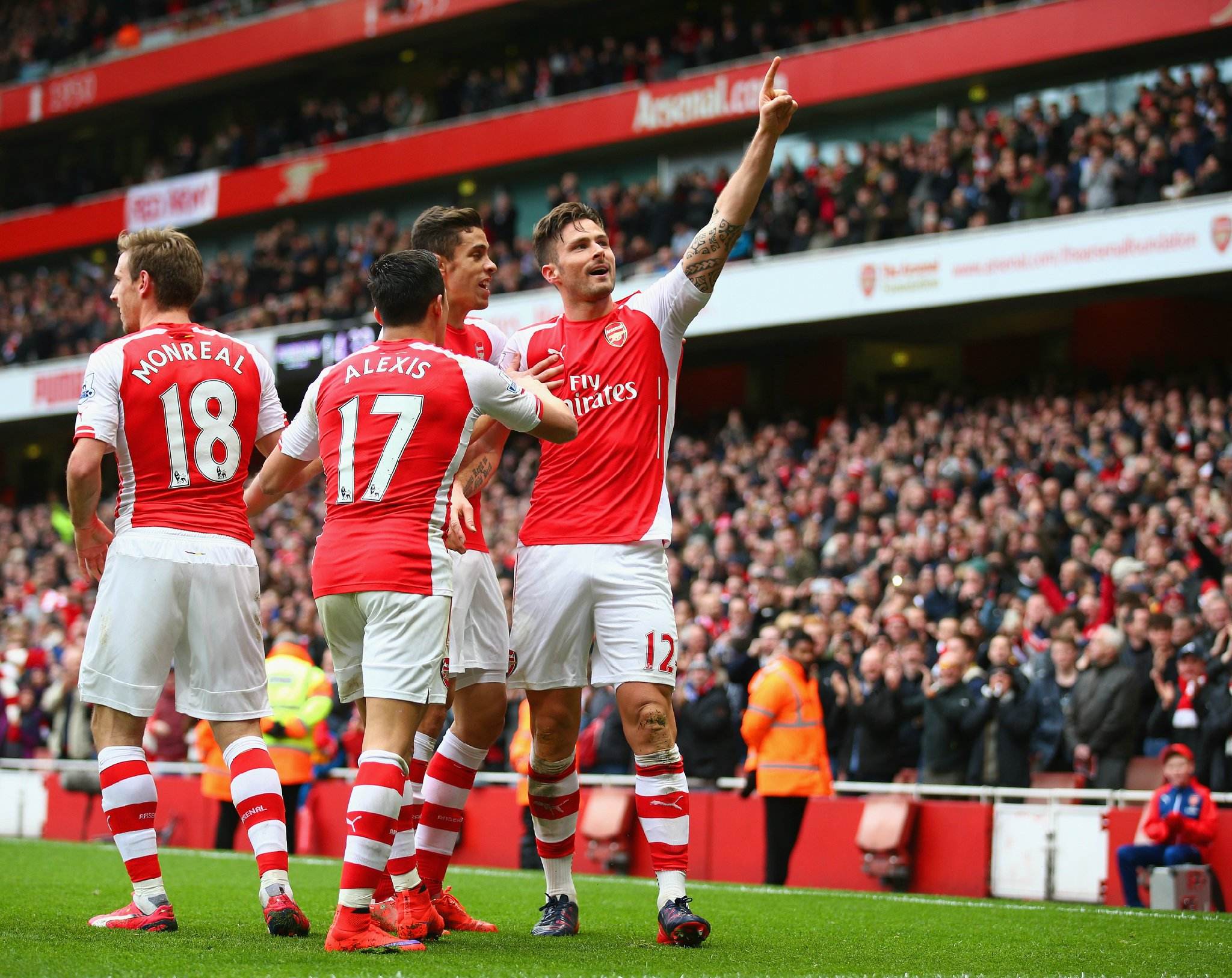 爷青回，维耶里社媒晒与大罗、巴乔、托蒂、卡纳瓦罗等人合照