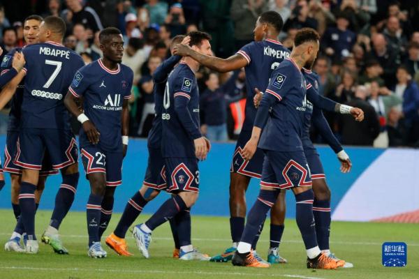 穆里尼奥：球员的比赛态度非常恶劣，我很想一口气换掉9个人（穆帅怒斥队员态度：真想一口气换下九人）