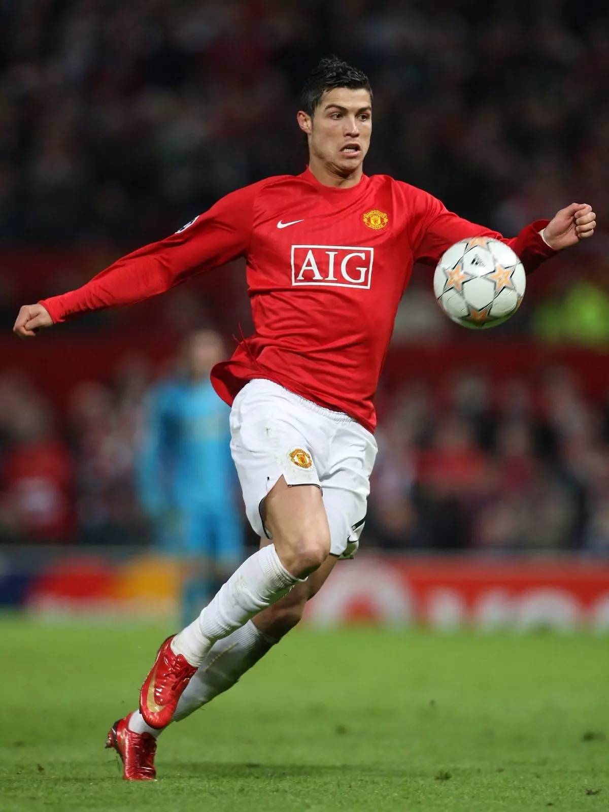 FC26足球庆典队长：金搓姆巴佩领衔，C罗、凯恩、范戴克在列（FC26庆典队长出炉：金搓姆巴佩领衔，C罗、凯恩、范戴克同入选）