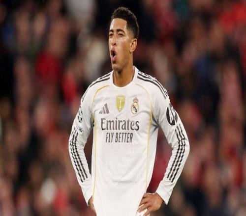 海港举办赛季总结会，王燊超乘直升机带冠军奖杯入场