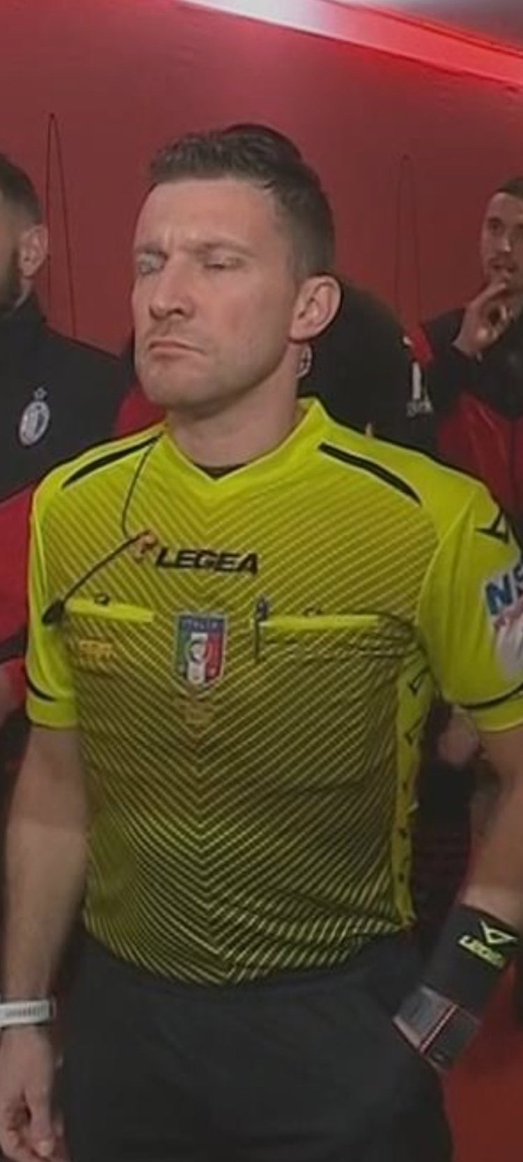 足球巴萨高层称将坚定走年轻化路线（巴萨管理层称将坚定推进年轻化战略）