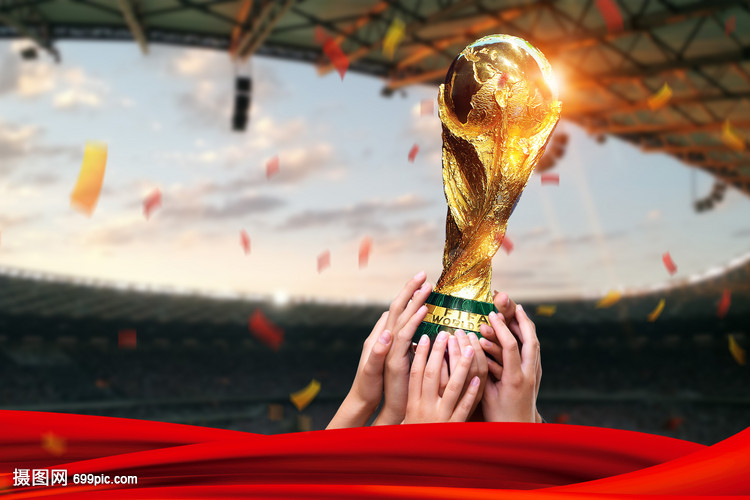 记者：加拉塔萨雷希望免费租借萨拉赫，合同半年800万欧