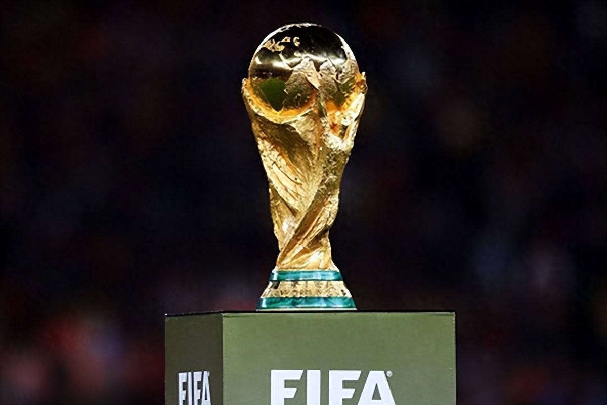 官方：福冈黄蜂主帅金明辉续约，带队征战26／27赛季（福冈黄蜂官宣主帅金明辉续约，将率队出战26／27赛季）