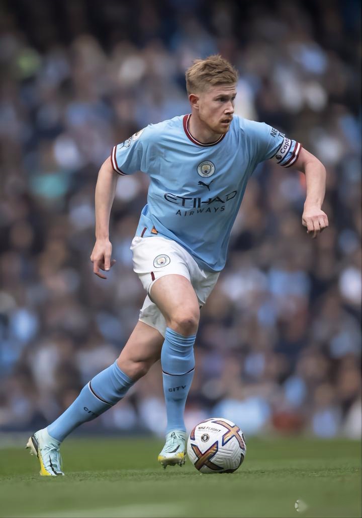 C罗亚冠二级首秀数据：登场45分钟送助攻，2次射门全部射偏（C罗亚冠二级首秀表现：出场45分钟送助攻，2次射门均偏出）