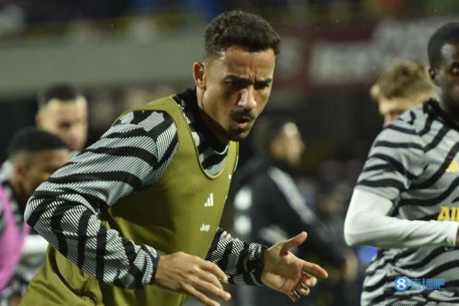 踢球者：伊藤洋辉恢复良好，可能在周六拜仁对阵弗赖堡时复出