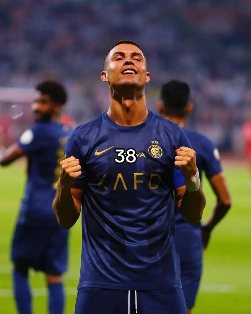 卡扎伊什维利：感谢中超联赛颁发的MVP，我非常珍视这份荣誉（卡扎伊什维利：感谢中超授予MVP，这份荣誉对我意义非凡）