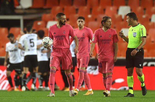 官方：因嘲讽对手唇腭裂，前进之鹰前锋爱德华森被俱乐部罚款