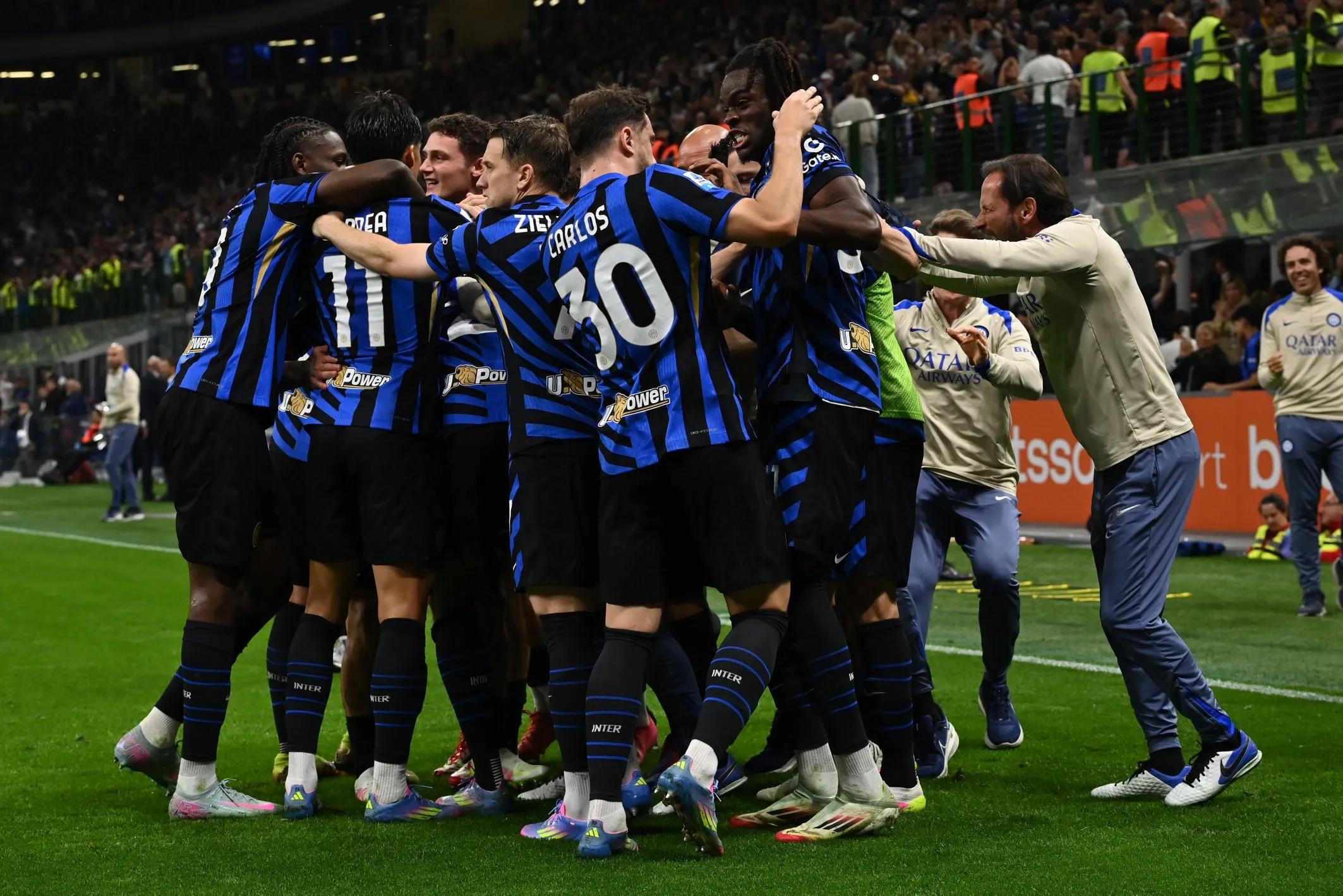 沙特联半场：本泽马破门，吉达联合暂2-0利雅得体育（半场战报：本泽马进球，吉达联合2-0领先利雅得体育）